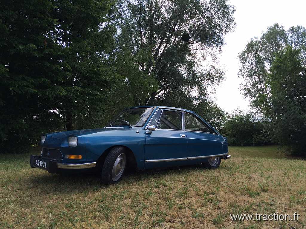 IMG_5901.JPG - Retro'meuse Auto à Madine, le 13 et 14 Juin 2015, Citroën M35 à piston rotatif