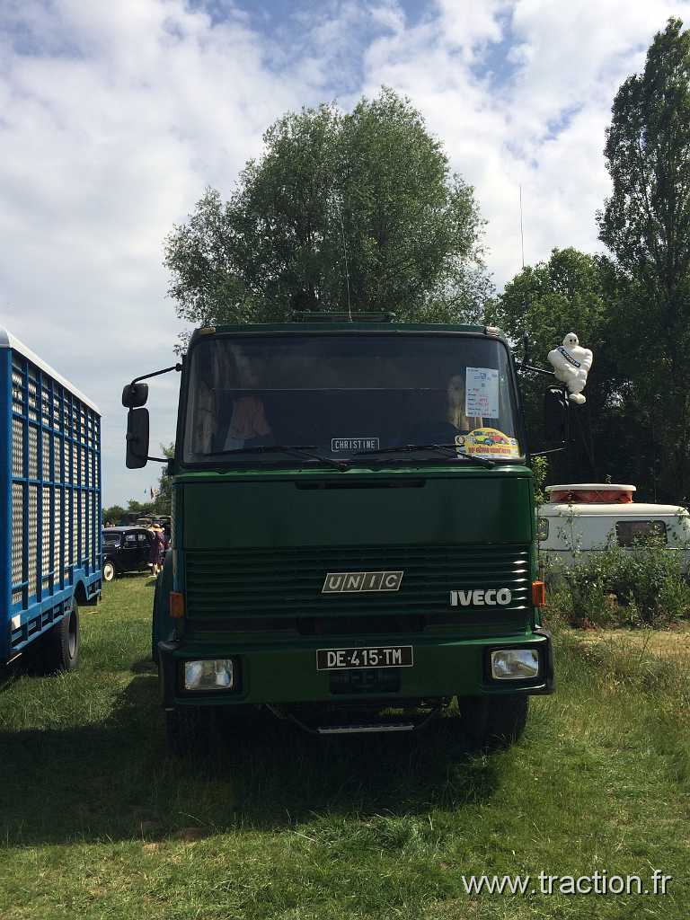 IMG_5932.JPG - Retro'meuse Auto à Madine, le 13 et 14 Juin 2015, camion Unic / Iveco