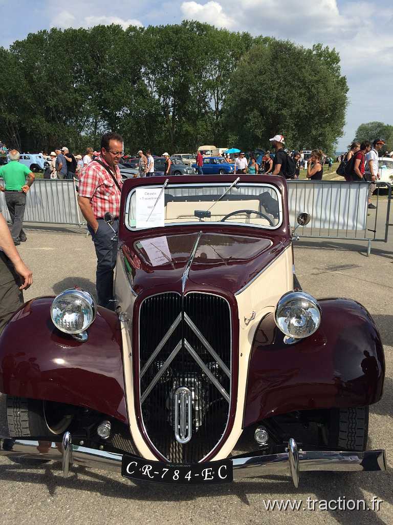 IMG_6044.JPG - Retro'meuse Auto à Madine, le 13 et 14 Juin 2015, Citroên Traction 11 B berline modifiée