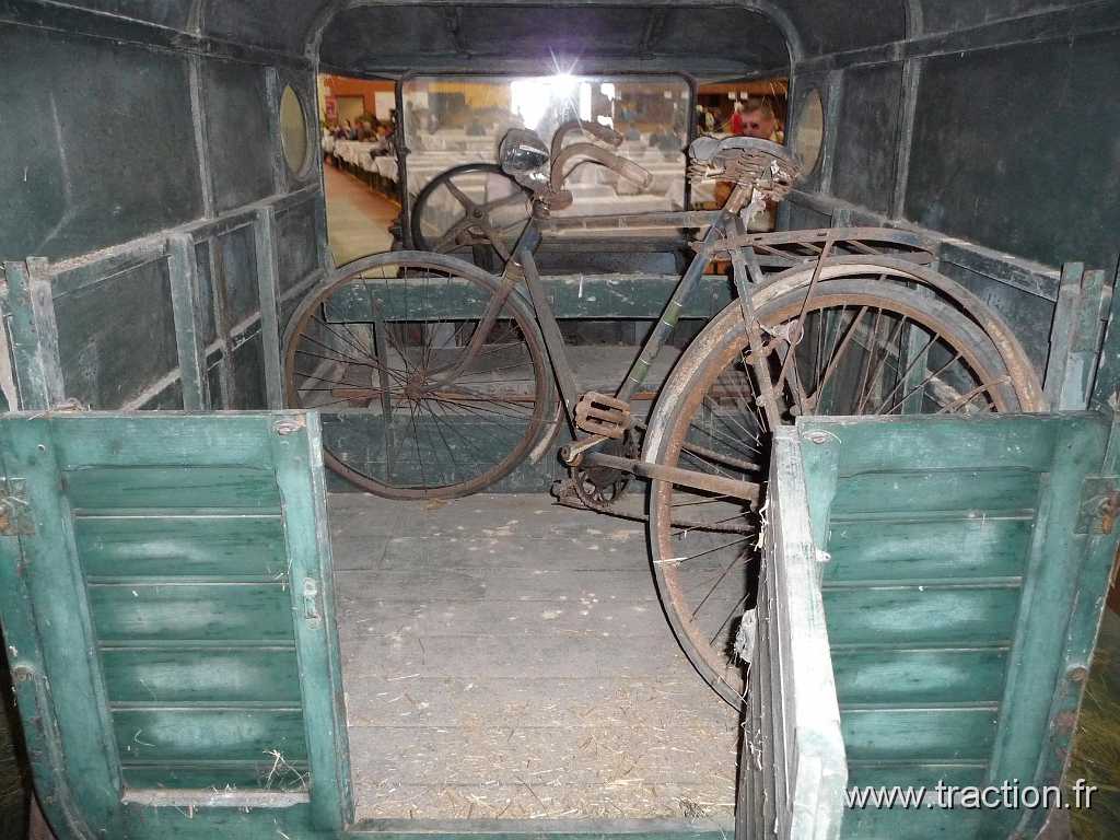 2015_Rustenhart_II_133.JPG - 35ème Randonnée Internationale des Vendanges à Rustenhart, Ford T - 1912 " Sortie de grange"