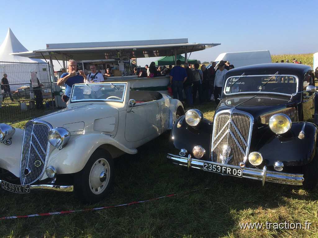 IMG_1205.JPG - Bourse de Lipsheim, Citroen Traction cabriolet léger et 15-SIX