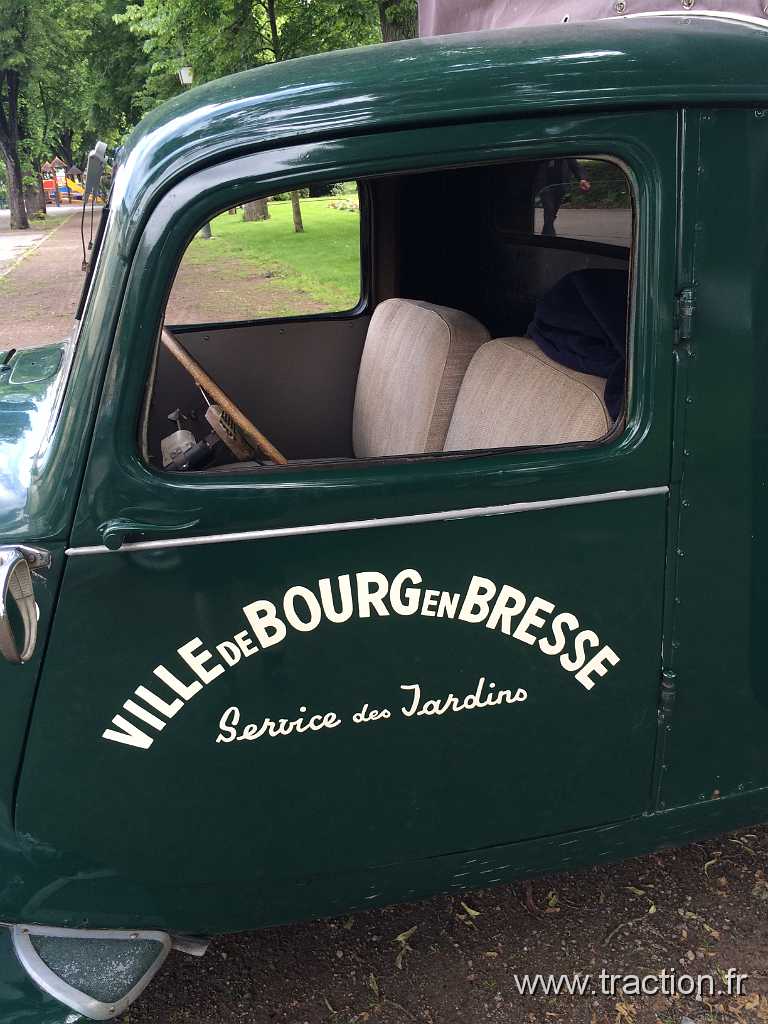 IMG_9936.JPG - Sortie Traction Universelle, le Dimanche 5 juin, Colmar, Traction Citroen plateau