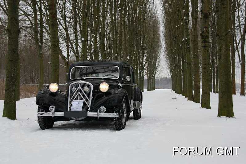 Frits_de_Heij02.jpg - Hallo,Ondanks de sneeuw en de algemene waarschuwing niet te gaan rijden, toch deTraction maar uit de garage gehaald.Een paar foto's genomen nabij het centrum van Almere.De foto's zijn op zondag 20 december, rond 15.00 uur gemaakt, maar helaasheb ik niet voor elke foto het affiche geplaats.Met vriendelijke groeten,Frits de Heij