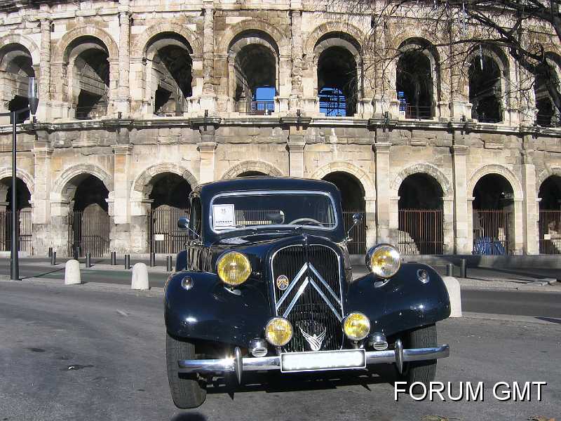 Jacques_Auvergne03.JPG - Ma 11BL de la photo à été immatriculé le 26 juin 1954 et ma 7B en cours de restauration le 26 juin 1934. Belle coïncidence, n’est ce pas ? J’espère que tu vas avoir le plus beau ‘book’ des 75 ans de la Traction. Jacques de Nimes. Traction Universelle Languedoc, Allias "Jacques 7B 1934" sur la GMT ……….My 11BL on the photo was registered June 26, 1954 and my 7B being restored June 26, 1934. Nice coincidence, isn't it? I hope you'll have the best 'book' for the 75 years of Traction. Jacques de Nimes, Universal Traction Languedoc, Allias "Jacques 7B 1934" on the GMT